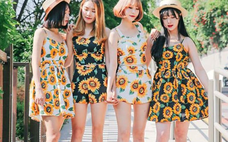 outfit tắc kè hoa đủ sắc