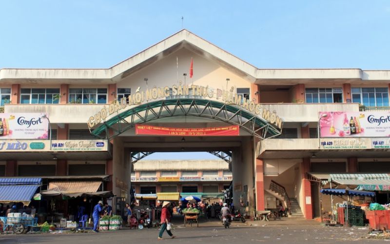 mua hàng trang trí tết từ chợ đầu mối